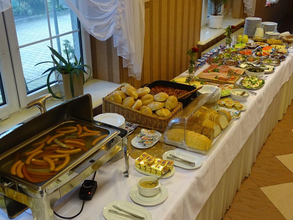 Motel 2000 Steszew Luaran gambar