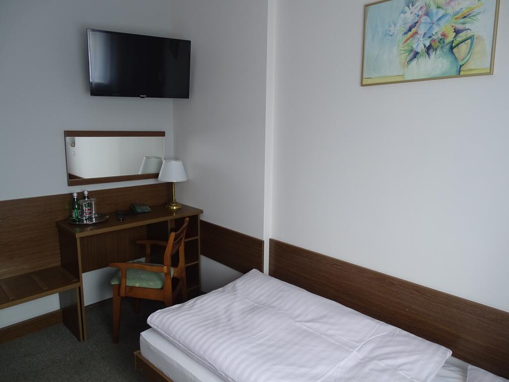 Motel 2000 Steszew Luaran gambar