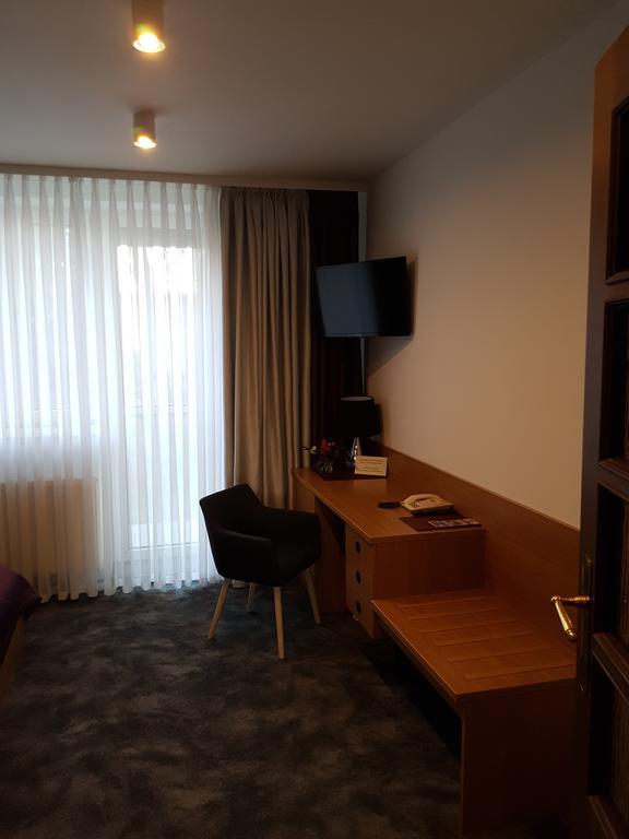 Motel 2000 Steszew Luaran gambar