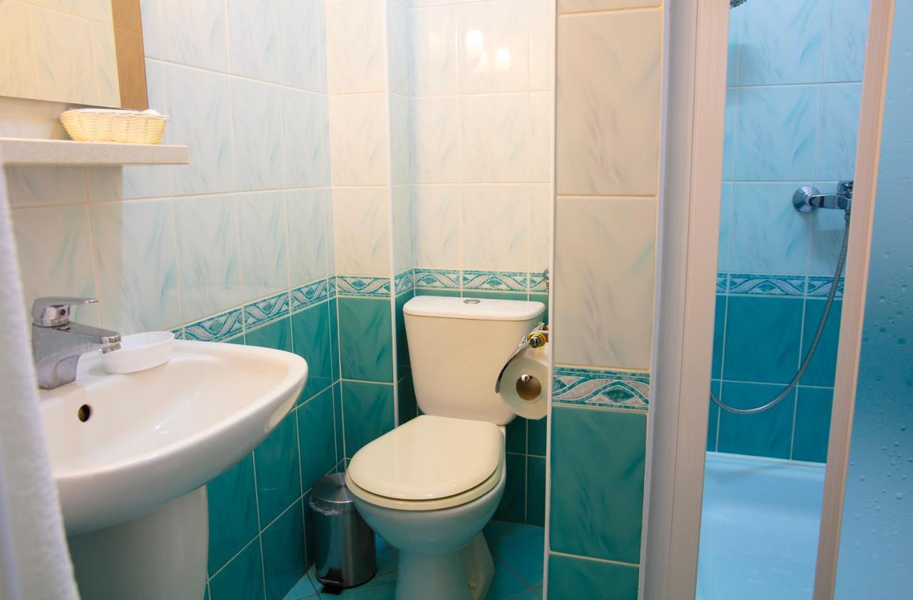 Motel 2000 Steszew Luaran gambar